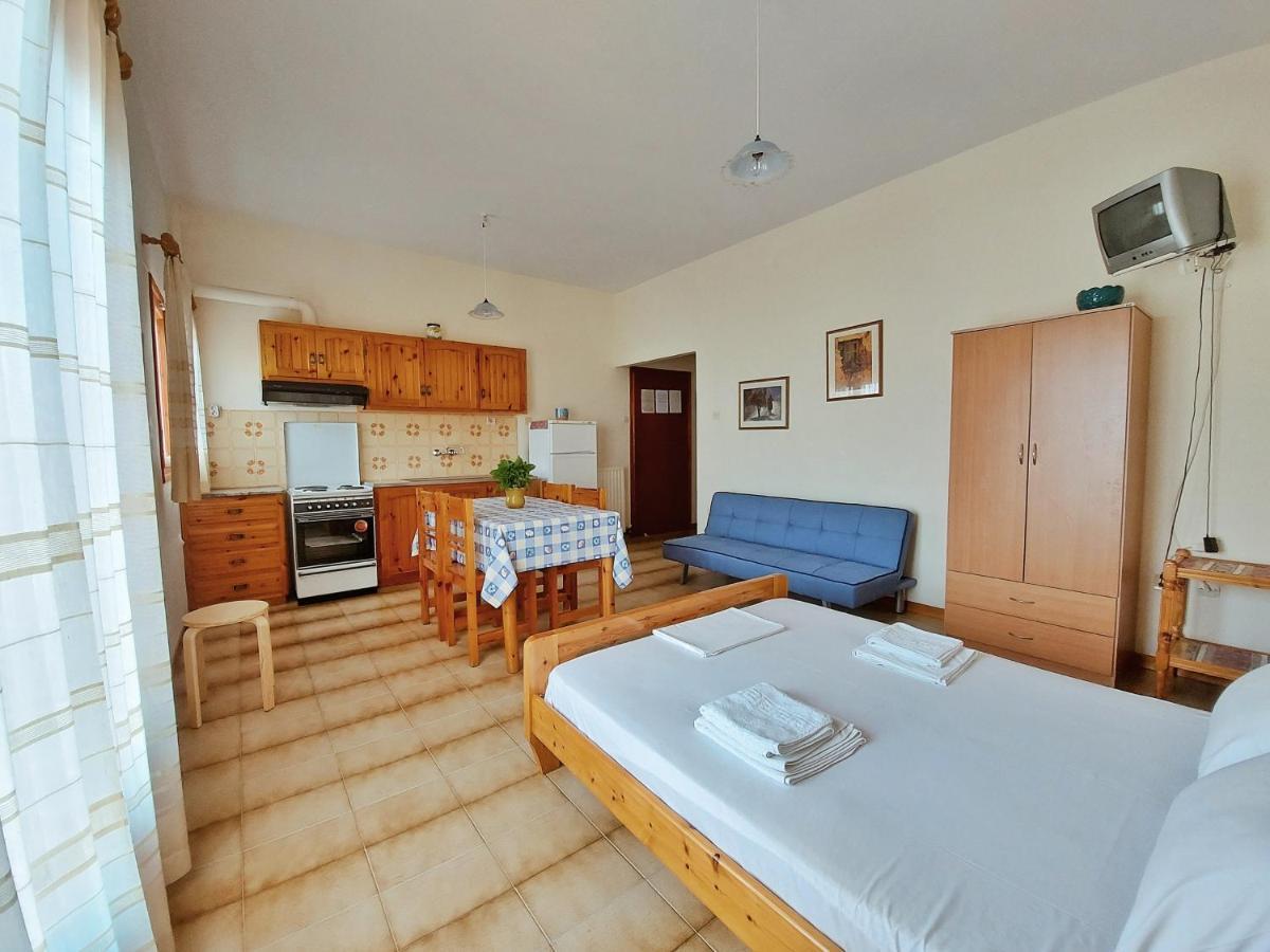 Seaview- 2 Space - Selfcatering Apartment - Helen No 3 Xiropigado Buitenkant foto