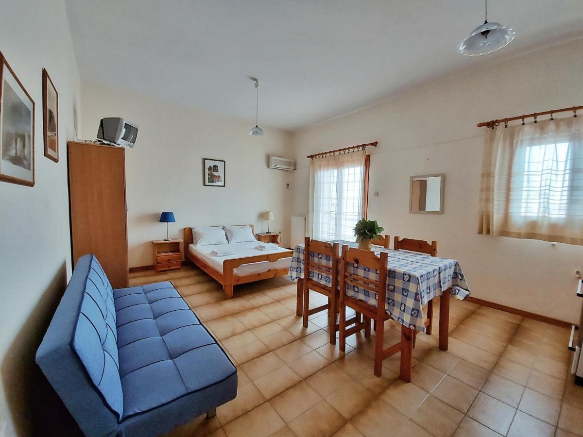 Seaview- 2 Space - Selfcatering Apartment - Helen No 3 Xiropigado Buitenkant foto