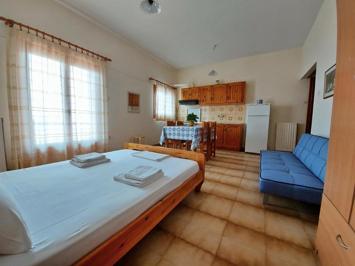 Seaview- 2 Space - Selfcatering Apartment - Helen No 3 Xiropigado Buitenkant foto