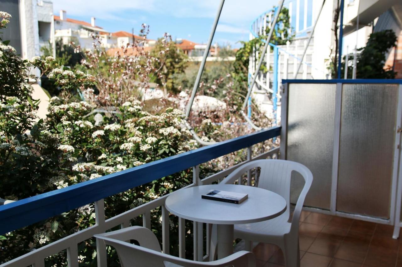Seaview- 2 Space - Selfcatering Apartment - Helen No 3 Xiropigado Buitenkant foto