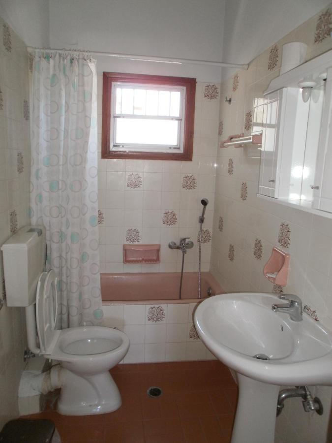 Seaview- 2 Space - Selfcatering Apartment - Helen No 3 Xiropigado Buitenkant foto
