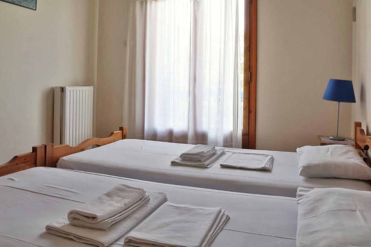 Seaview- 2 Space - Selfcatering Apartment - Helen No 3 Xiropigado Buitenkant foto