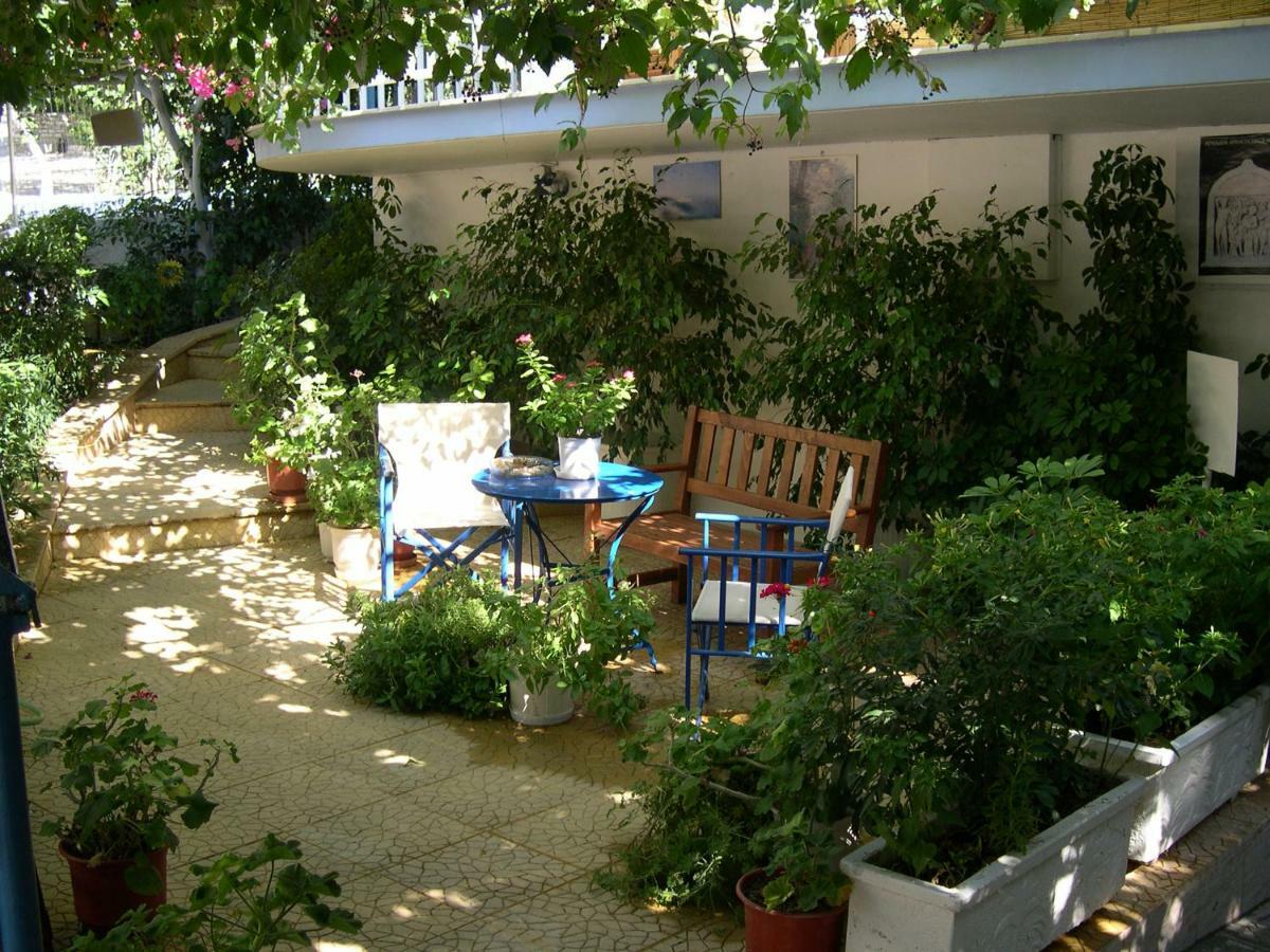 Seaview- 2 Space - Selfcatering Apartment - Helen No 3 Xiropigado Buitenkant foto